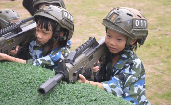 通过黄埔军校夏令营给孩子一个定制的暑假
