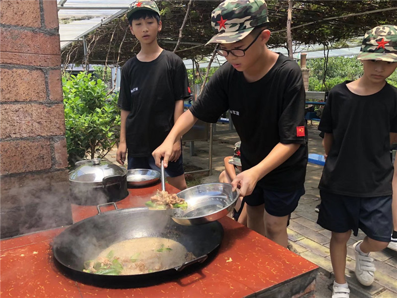 黄埔军事训练营地：塑造未来领导者的摇篮
