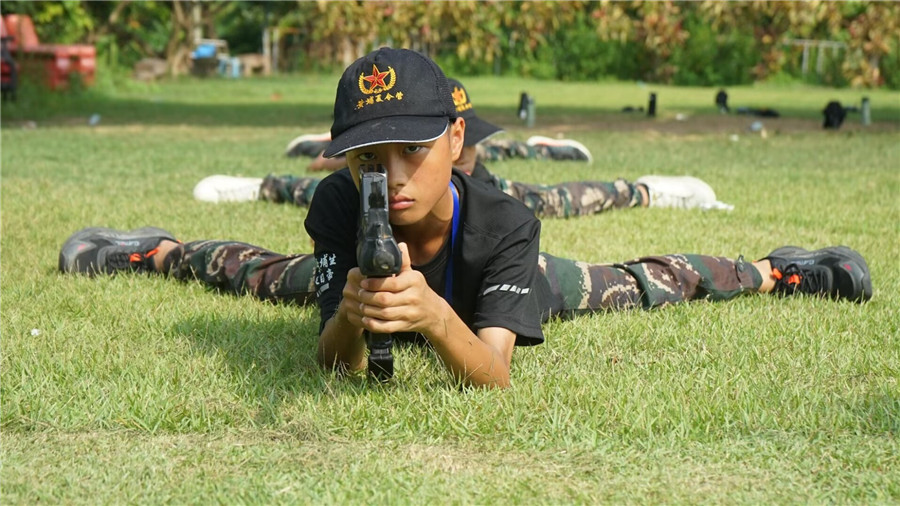 黄埔青少年冬令营：为未来的领袖注入活力！
